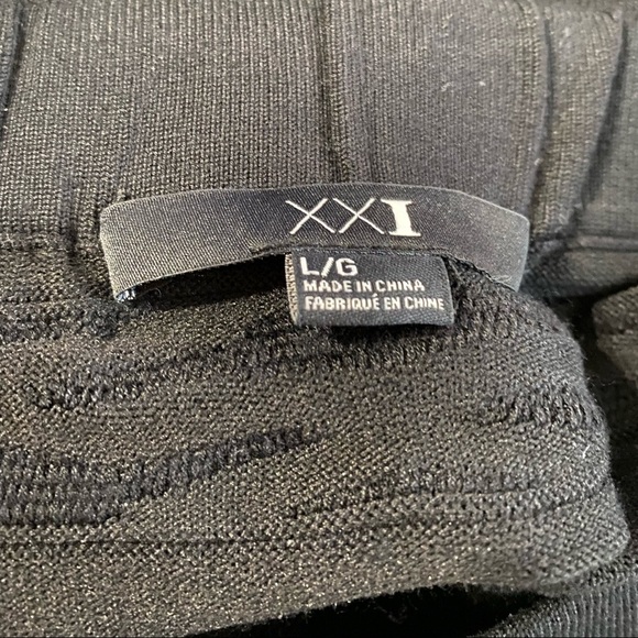 Black stretchy skirt - Picture 4 of 5